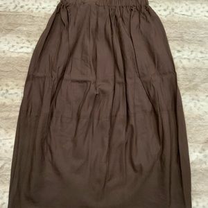 Mid length skirt